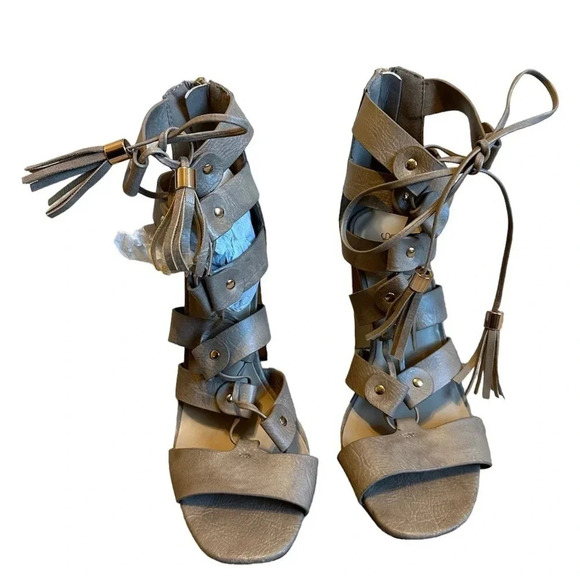 Shoe Dazzle NEW Johany Stacked Heel Platform Sandal Strappy Taupe Women’s 5.5 - Picture 2 of 8